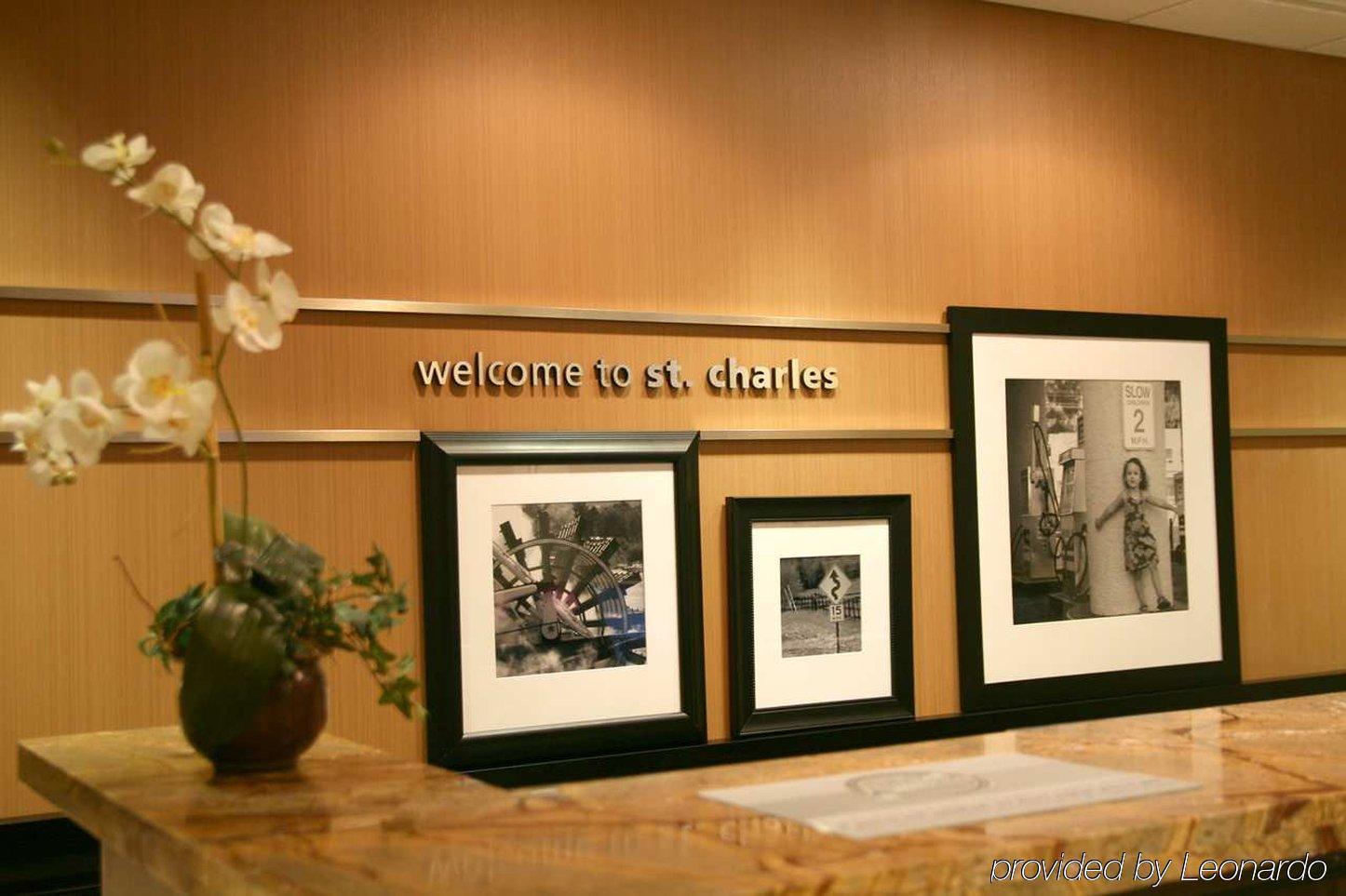 Hampton Inn & Suites Chicago/Сент-Чарльз Экстерьер фото